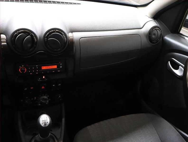 Dacia Duster (2010) 1.6 16V - fotka 8 z 14