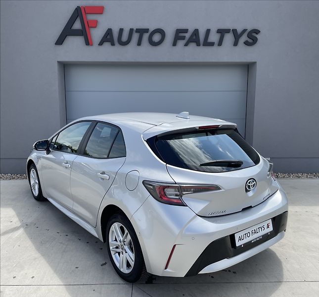 Toyota Corolla 1,8 Hybrid e-CVT Confort ČR.1. - fotka 5 z 29