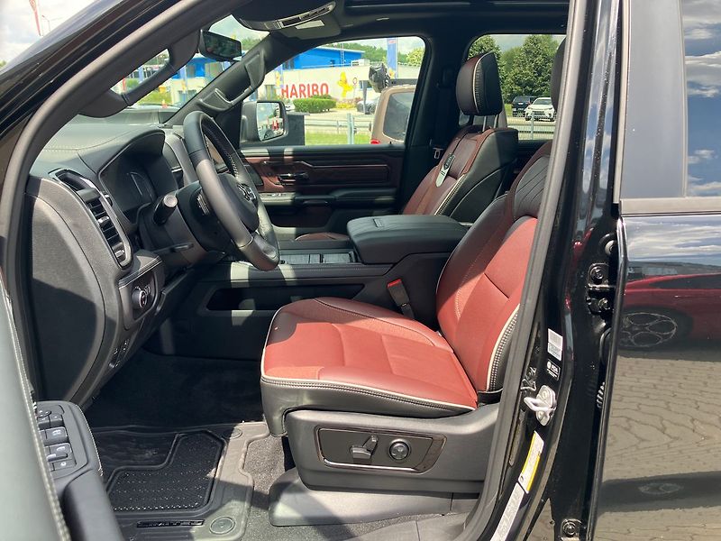 Dodge RAM (2025) 3.0 I6 548k LIMITED NIGHT-RED - fotka 13 z 48