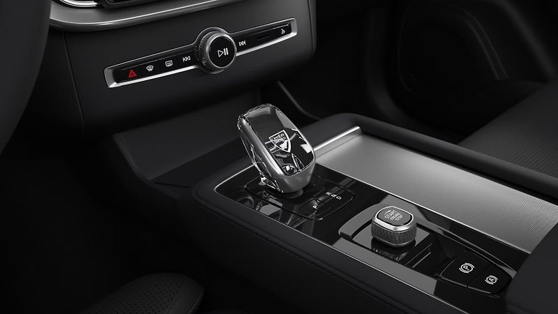 Volvo XC90 (2026) B5 AWD AUT BRIGHT PLUS 7míst - fotka 10 z 11