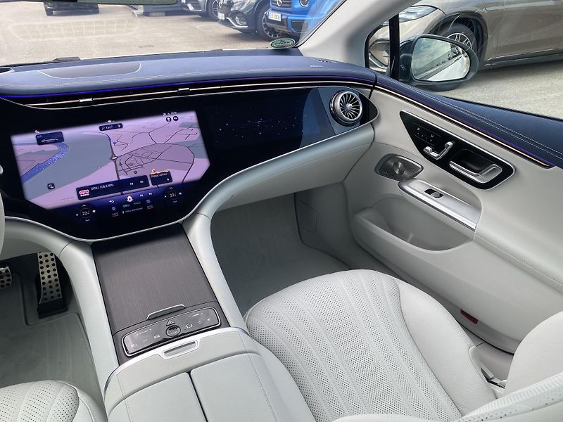 Mercedes-Benz EQE EQE 500 4MATIC ElectricArt - fotka 11 z 26