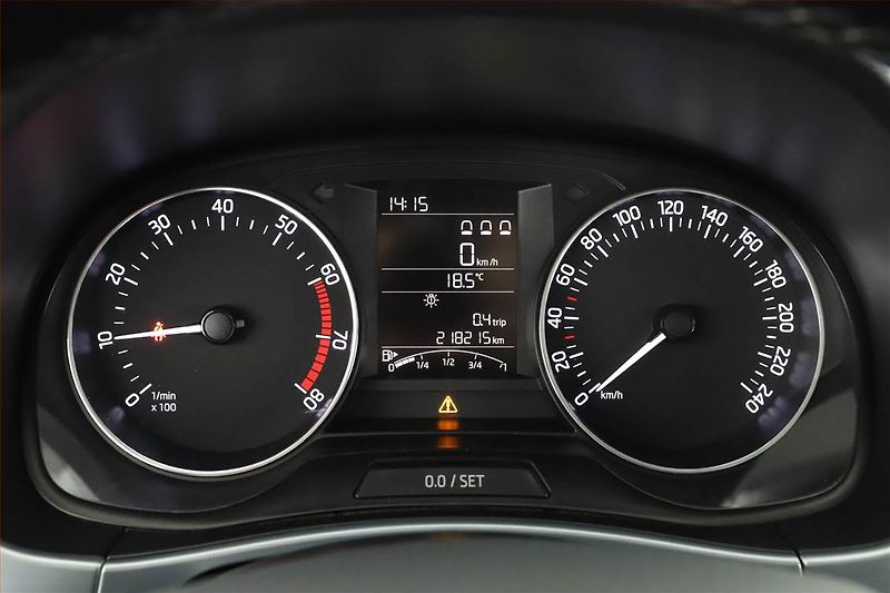Škoda Fabia (2018) 1.0 TSI, Park. senzory - fotka 8 z 11