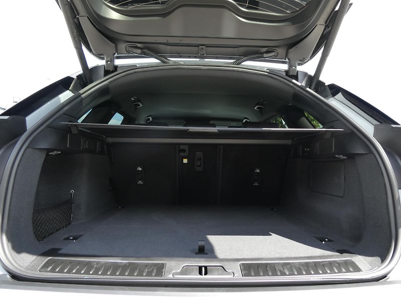 Land Rover Range Rover Velar (2026) 2,0 S D200 - fotka 30 z 34