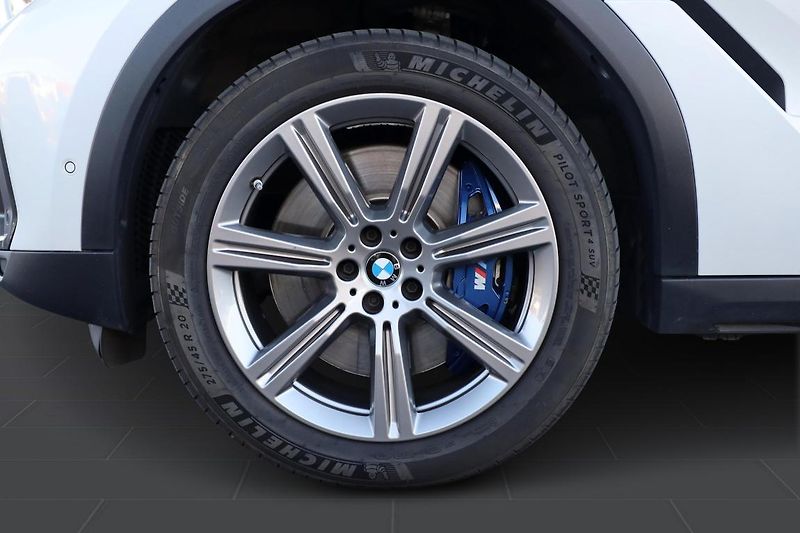 BMW X6 xDrive40d - fotka 7 z 15