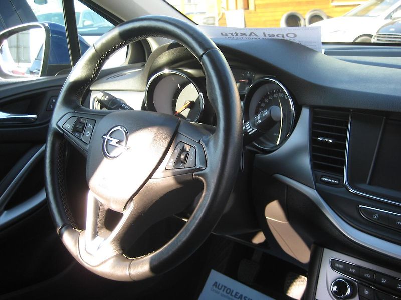 Opel Astra 1.6 CDTi ENJOY + ALU DPH ČR!!! - fotka 28 z 35