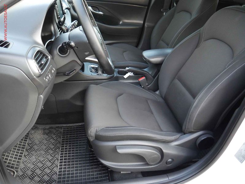 Hyundai i30 (2017) 1.6CRDi, ČR, Navi - fotka 9 z 19