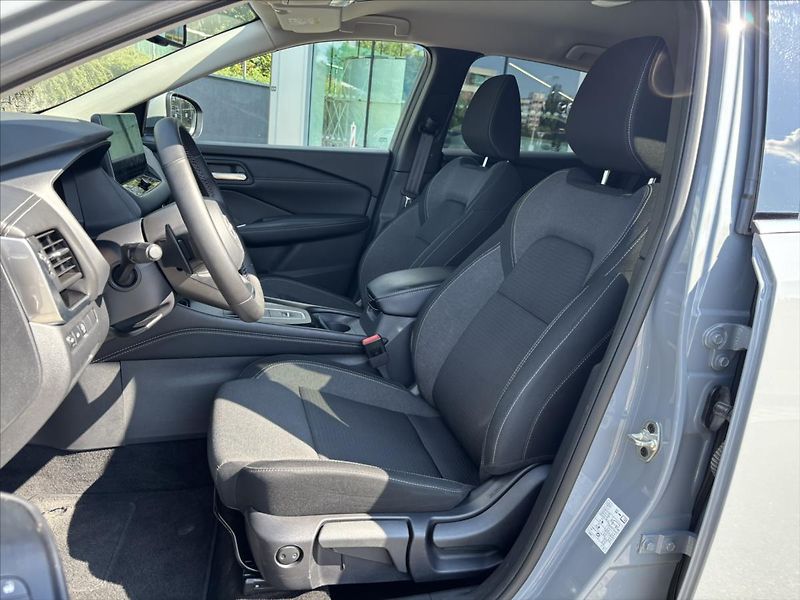 Nissan Qashqai 1,3 i AT N-Connecta - fotka 10 z 43