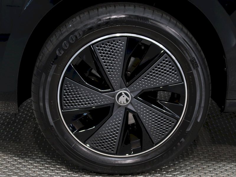 Škoda Kamiq (2026) MONTE CARLO 1.5TSI 110KW DSG P - fotka 12 z 38