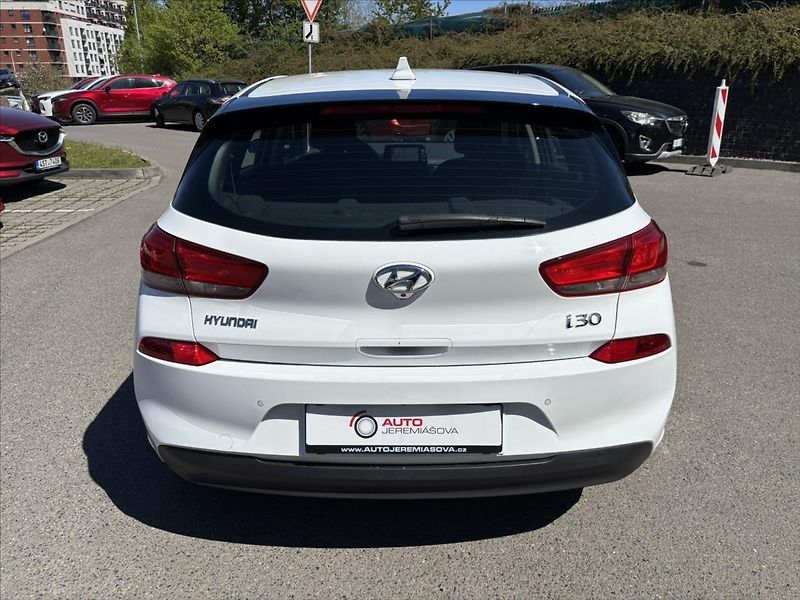 Hyundai i30 1,4 TGDi AT Style  TOP STAV - fotka 4 z 45