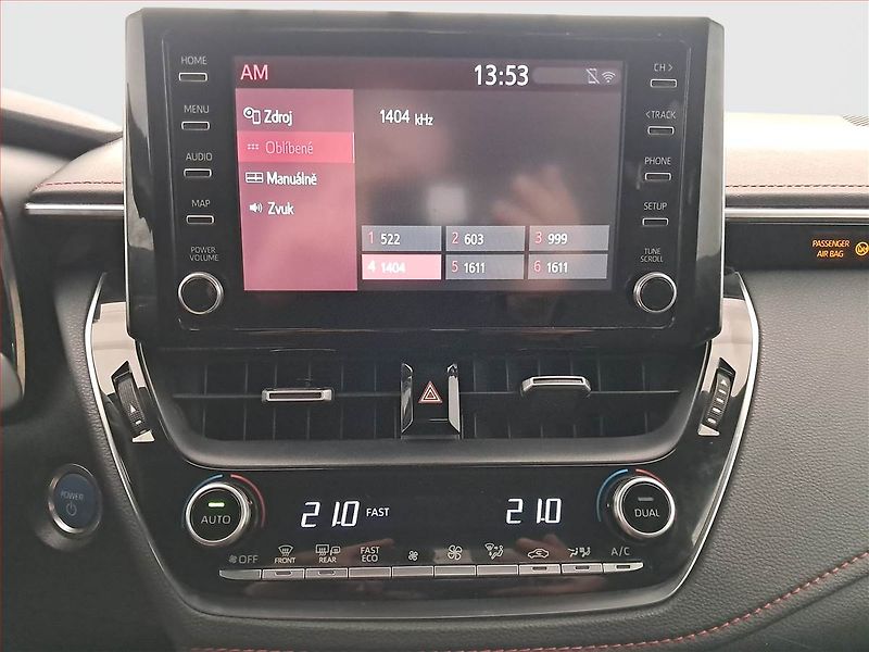 Toyota Corolla (2020) 1.8 Hybrid - fotka 12 z 16