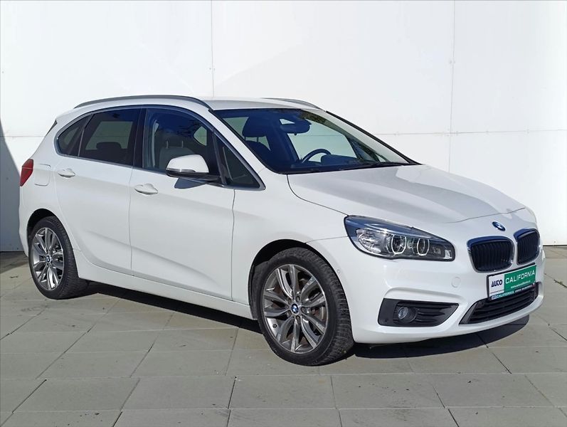 BMW Řada 2 1,5 216d Automat Navi Tempomat - fotka 5 z 36