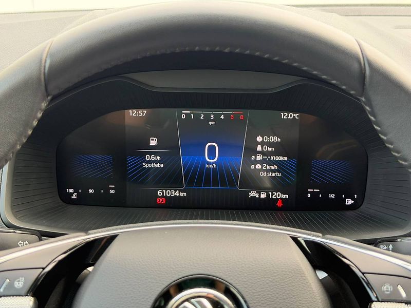 Škoda Karoq Ambition 1,5 TSI 110 kW 6° MP - fotka 23 z 41