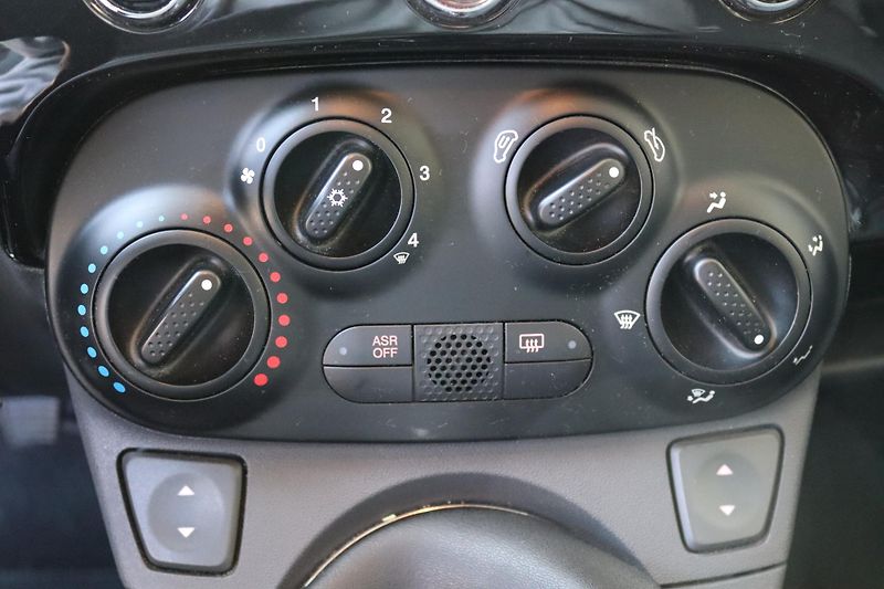 Fiat 500C CABRIO KRÁSNÉ SVEZENÍ - fotka 32 z 48
