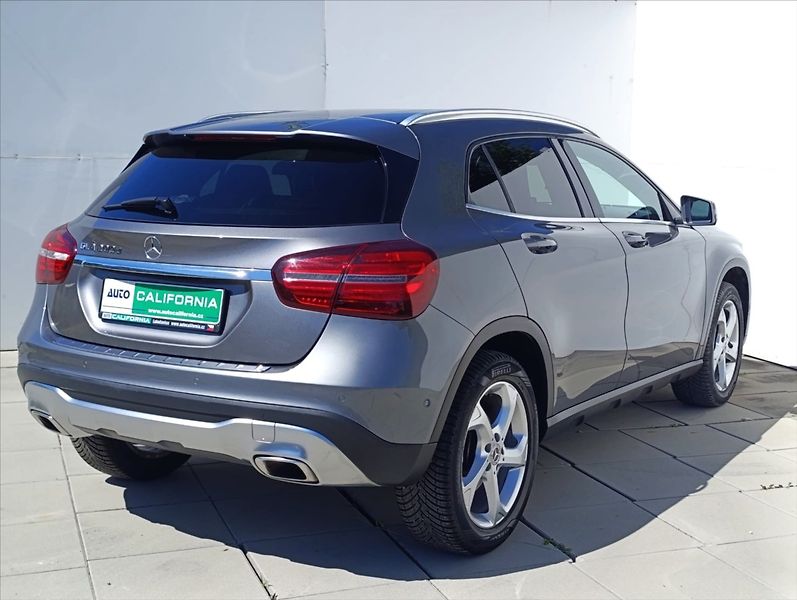 Mercedes-Benz GLA 2,2 200d Kamera Navi Kůže LED - fotka 7 z 38