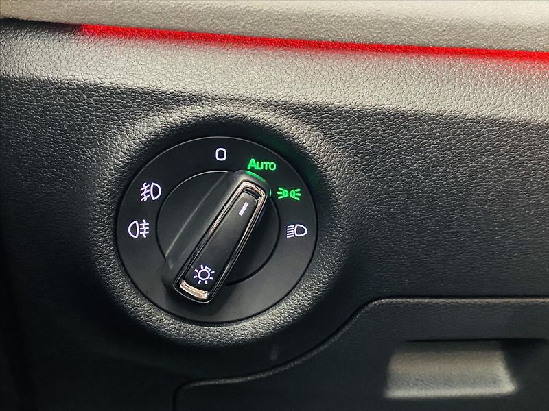 Škoda Scala 1,0 TSI 85kW Top Selection - fotka 19 z 25