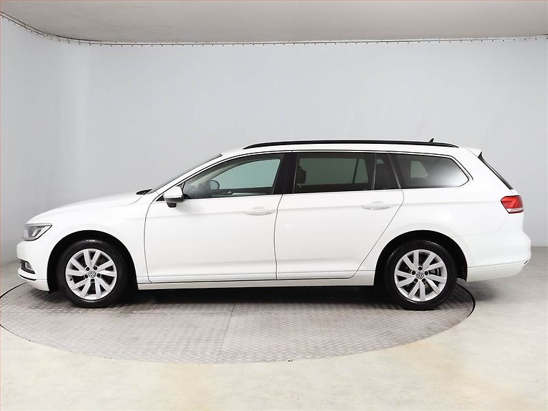 Volkswagen Passat (2018) Comfortline 2.0 TDI, Automat - fotka 3 z 18