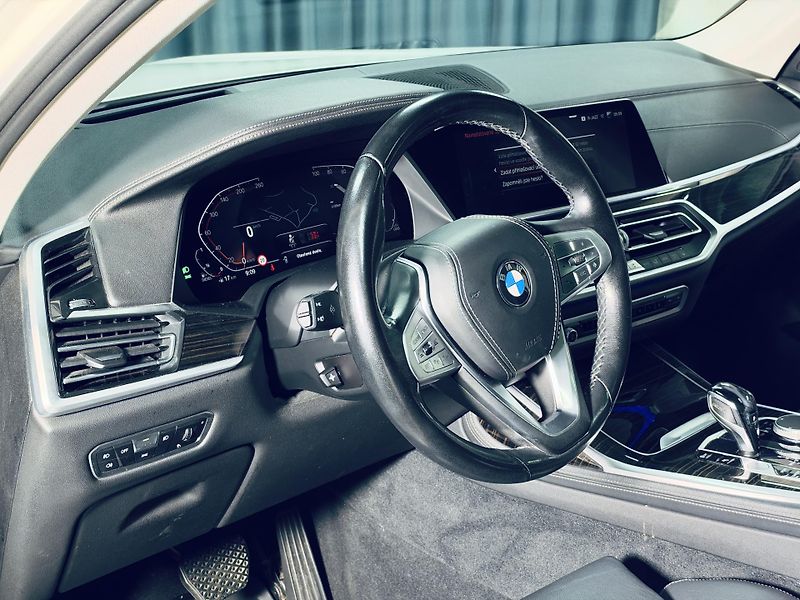 BMW X7 (2021) xDrive40d*SOFT*KEYLESS*PANO - fotka 15 z 40