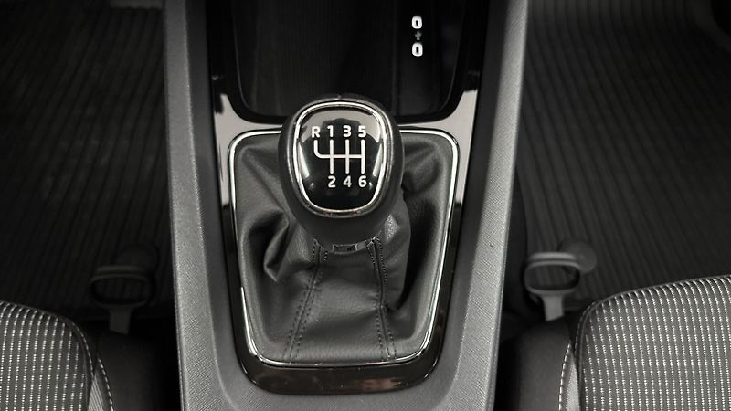 Škoda Octavia 1.0 TSI Ambition Combi - fotka 22 z 24