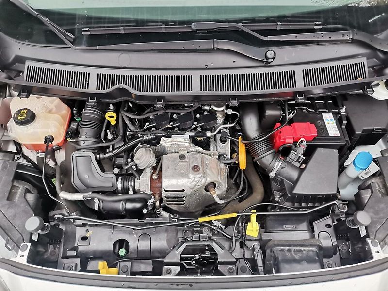 Ford Tourneo Courier 1.0i EB 74kw Winter Paket - fotka 19 z 26