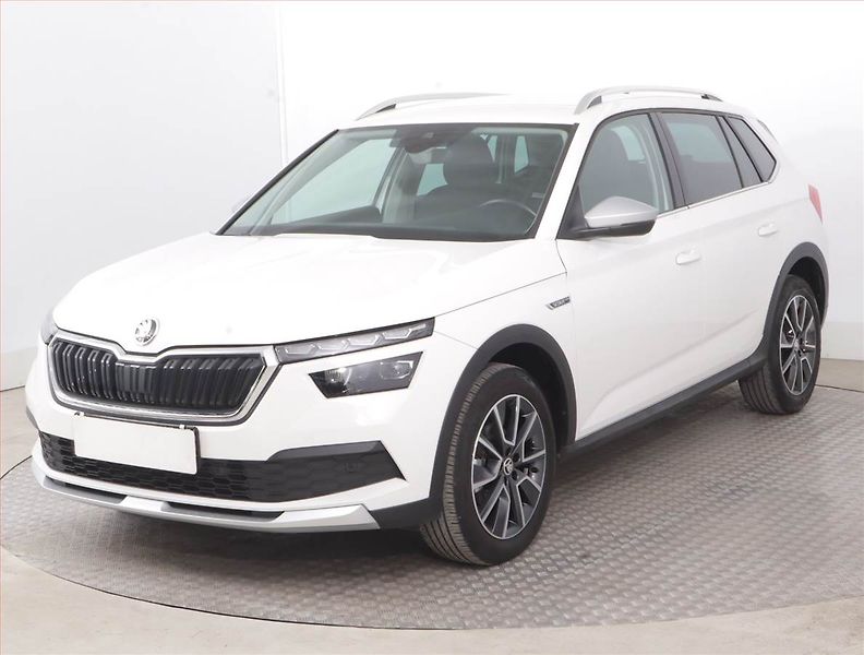 Škoda Kamiq (2023) Scoutline 1.0 TSI - fotka 2 z 15