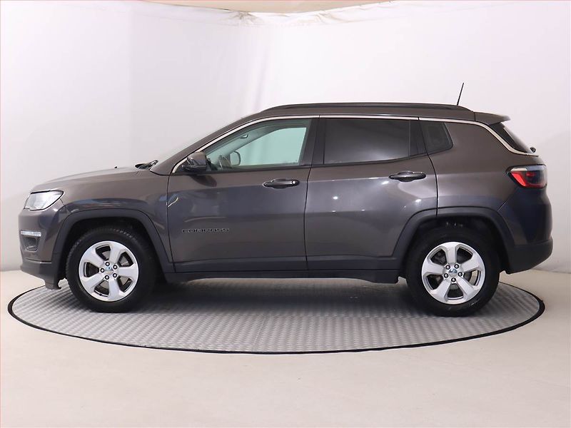 Jeep Compass (2020) 1.4 MultiAir, Serv.kniha - fotka 3 z 22