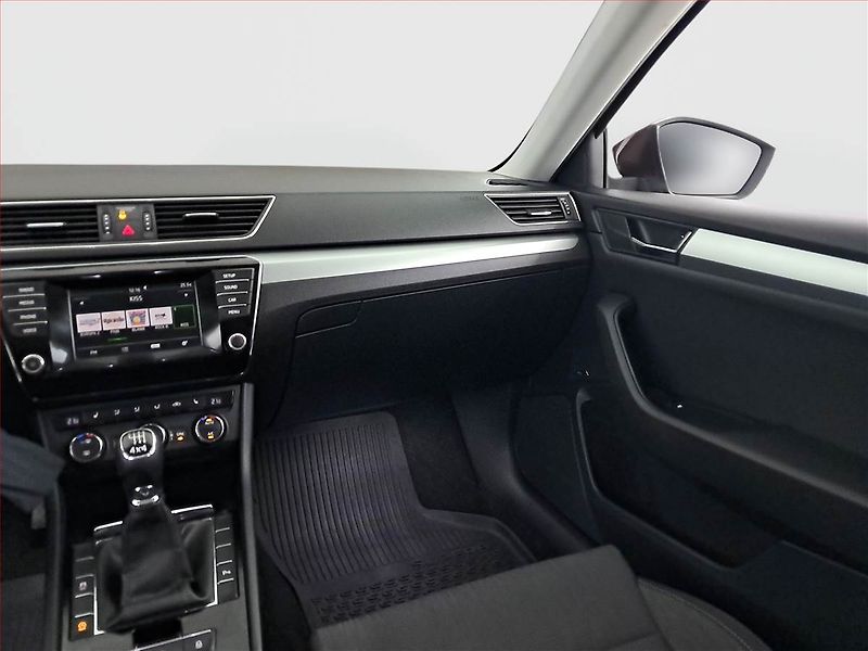 Škoda Superb (2015) Ambition 2.0 TDI, 4X4 - fotka 8 z 20