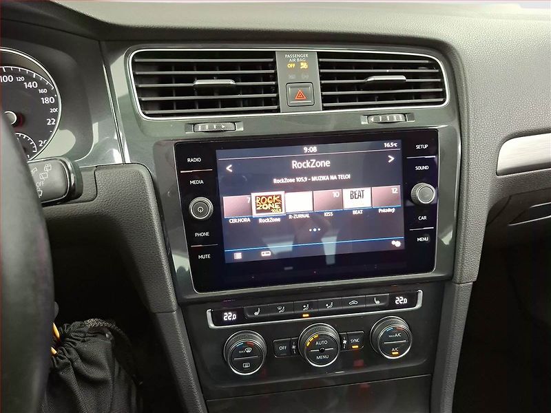 Volkswagen Golf (2018) 1.0 TSI, Tempomat - fotka 12 z 19