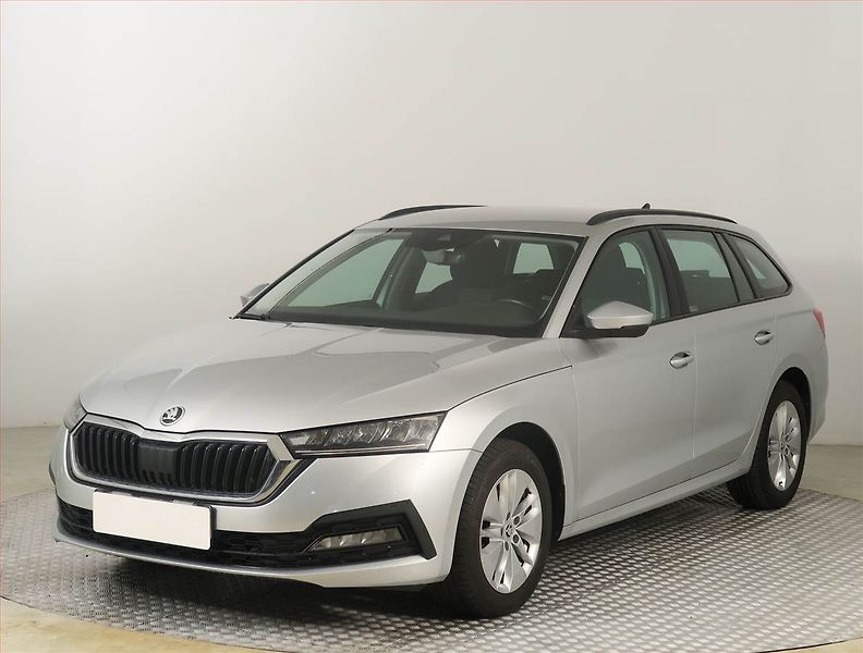 Škoda Octavia (2022) Ambition 2.0 TDI, ČR,1.maj - fotka 2 z 22