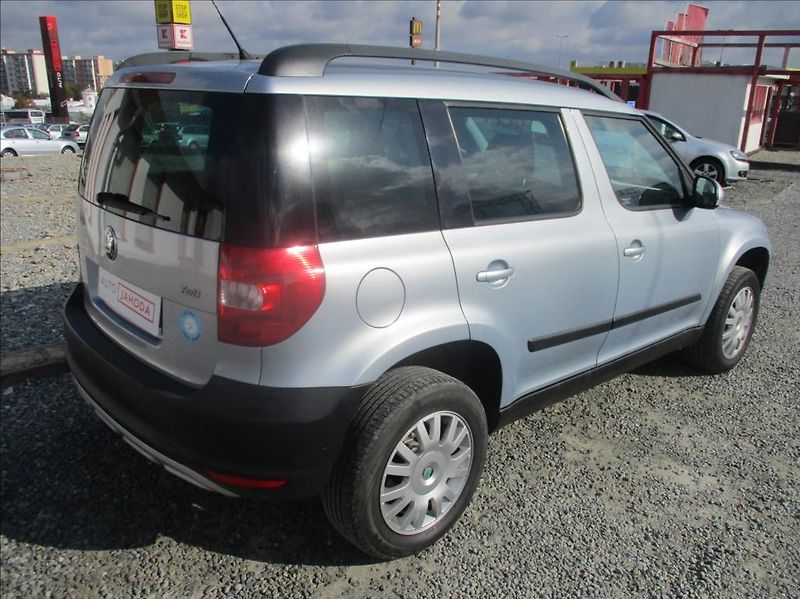 Škoda Yeti 1,2 TSI, klima,serv. historie, - fotka 5 z 31