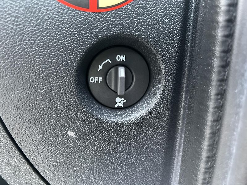 Renault Clio 1.2i 55kw ABS KOUPENO V ČR  - fotka 28 z 29