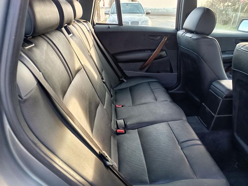 BMW X3 (2004) 3.0i automat - fotka 27 z 38