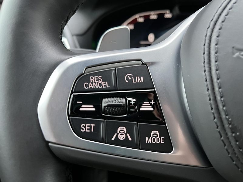 BMW X4 (2024) 3,0xD ///M 210Kw,TZ,webas,ACC - fotka 22 z 58