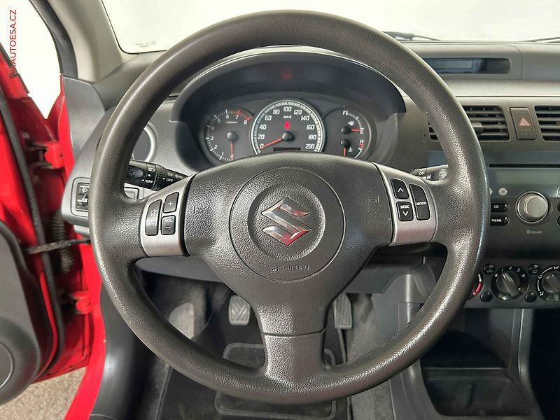 Suzuki Swift (2005) 1.3i, ČR - fotka 13 z 13