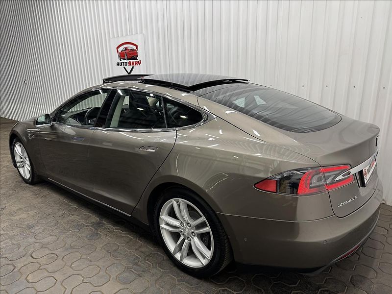 Tesla Model S 70D 4x4 DUAL MOTOR PANO DPH - fotka 6 z 36