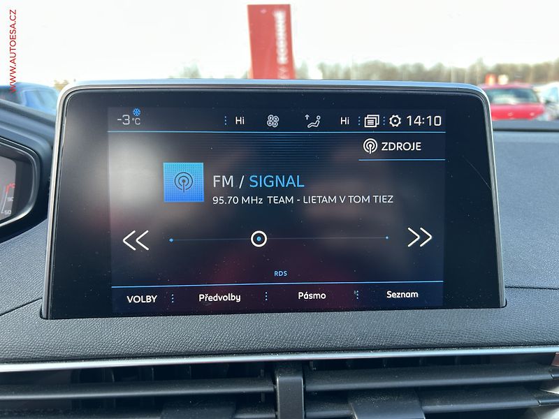 Peugeot 3008 (2018) 1.2 PT, Allure, AT, navi - fotka 22 z 24