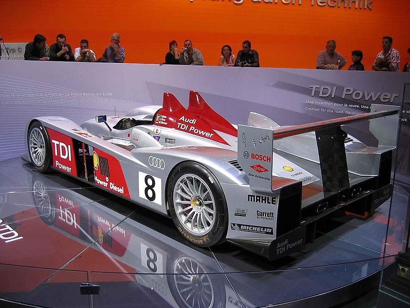 Závod v roce 2006 znamenal první vítězství v Le Mans pro sportovní vůz s naftovým motorem , kterým bylo Audi R10 TDI.