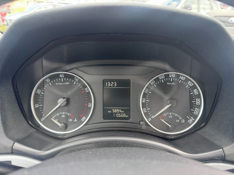 Škoda Octavia (2009) 1,4 TSI 90 KW KOLA KILOMETRY - fotka 22 z 44