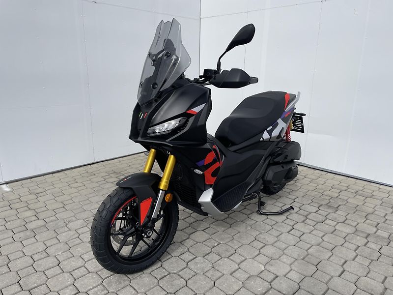 Aprilia (2026) SR GT 400 Rally Replica EU5+ - fotka 2 z 13