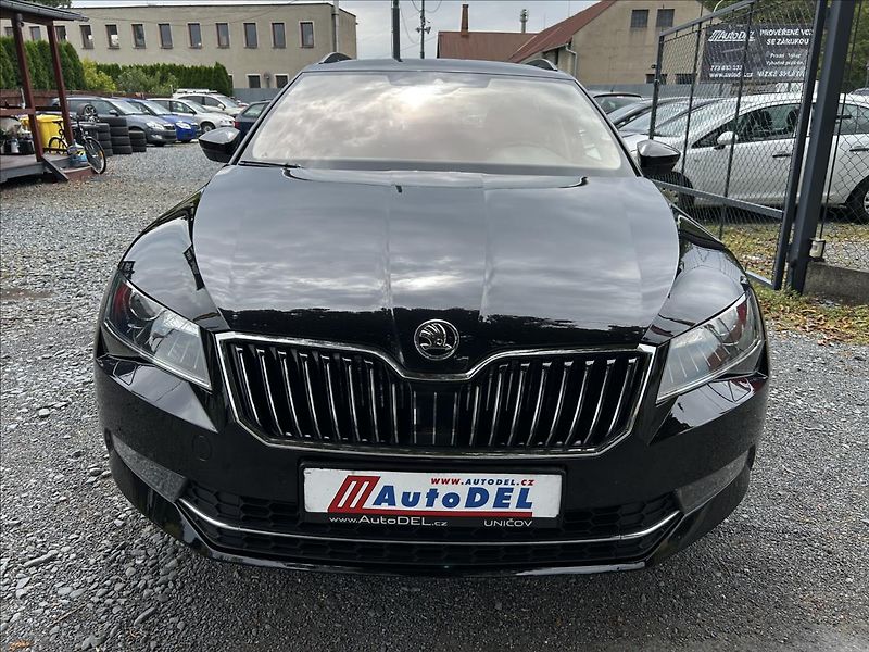Škoda Superb 2,0 TDi DSG  BIXEN NAVI 1xMaji - fotka 9 z 50