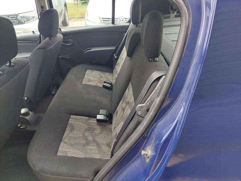 Dacia Sandero (2009) 1.2i-16v - fotka 10 z 17