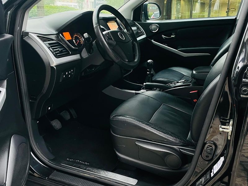 SsangYong Korando 2.2TD 4x4 MANUÁL 1.MAJ TAŽNÉ - fotka 30 z 50