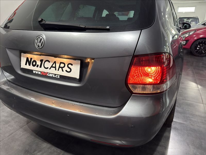 Volkswagen Golf 1,4   TSI HIGHLINE PANORAMA - fotka 24 z 28