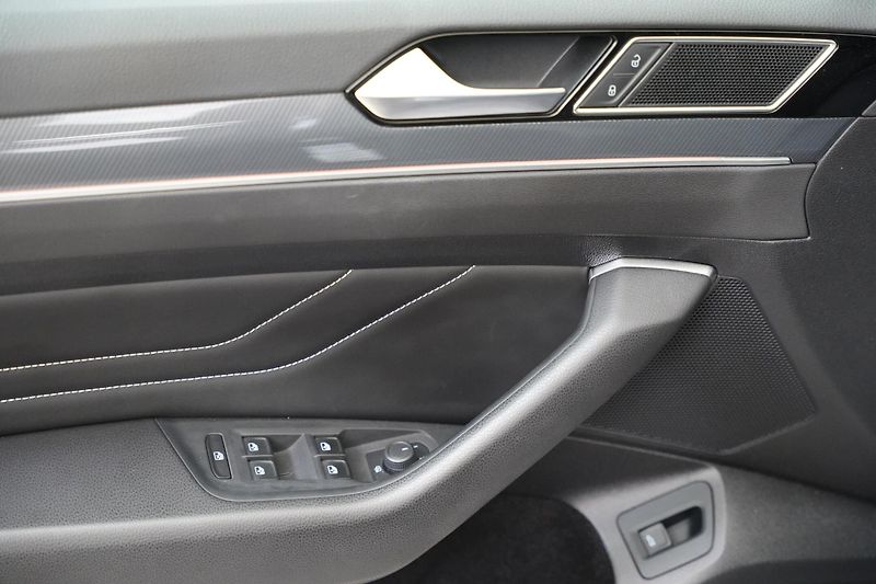 Volkswagen Passat - fotka 12 z 27