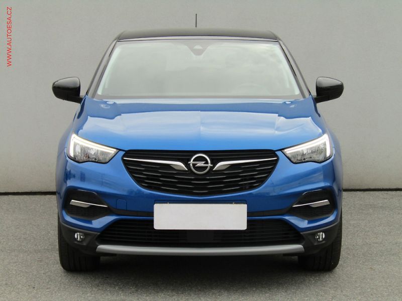 Opel Grandland X (2019) 1.6, Innovation, navi - fotka 2 z 3