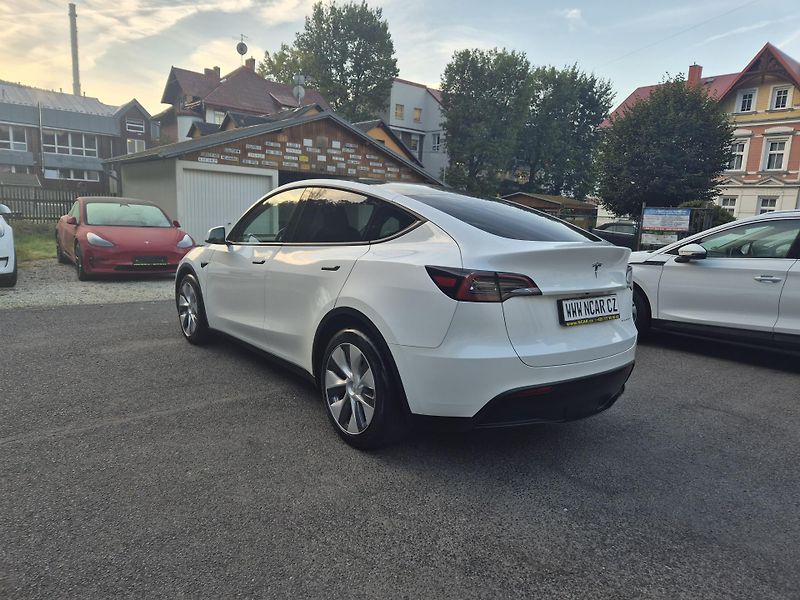Tesla Model Y LONG RANGE DUAL MOTOR  92,7% - fotka 4 z 48