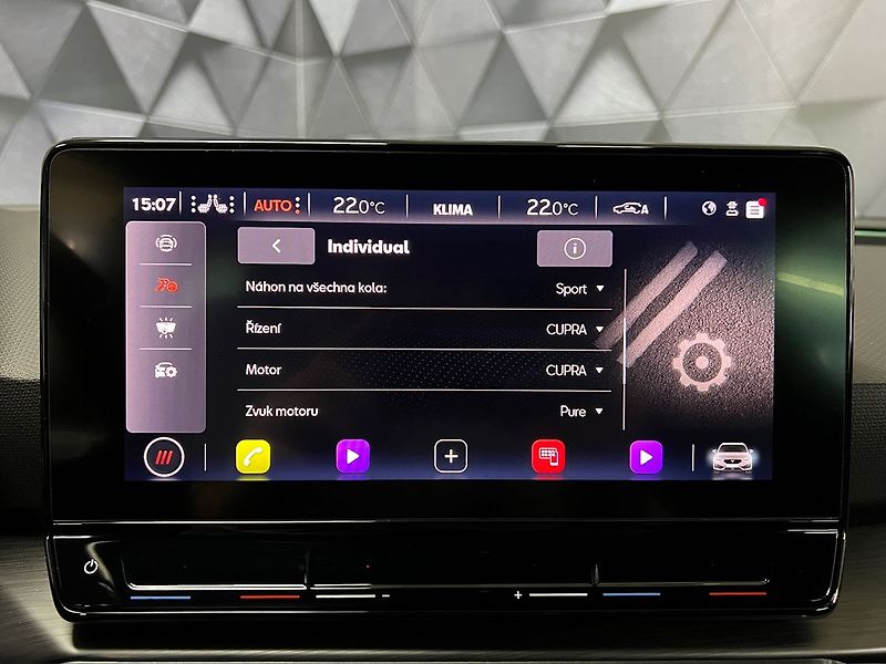Cupra Leon 2.0TSI 228KW DSG 4WD, LED, ACC - fotka 25 z 37
