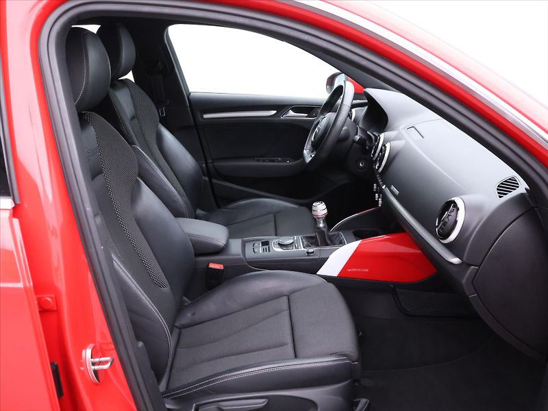 Audi A3 2,0 TDI 110kW Quattro CZ - fotka 14 z 35