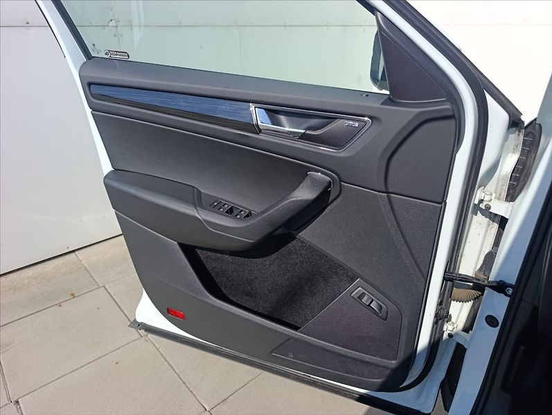 Škoda Kodiaq 2,0 TDi DSG 4x4 7Míst 1maj.ČR - fotka 13 z 43
