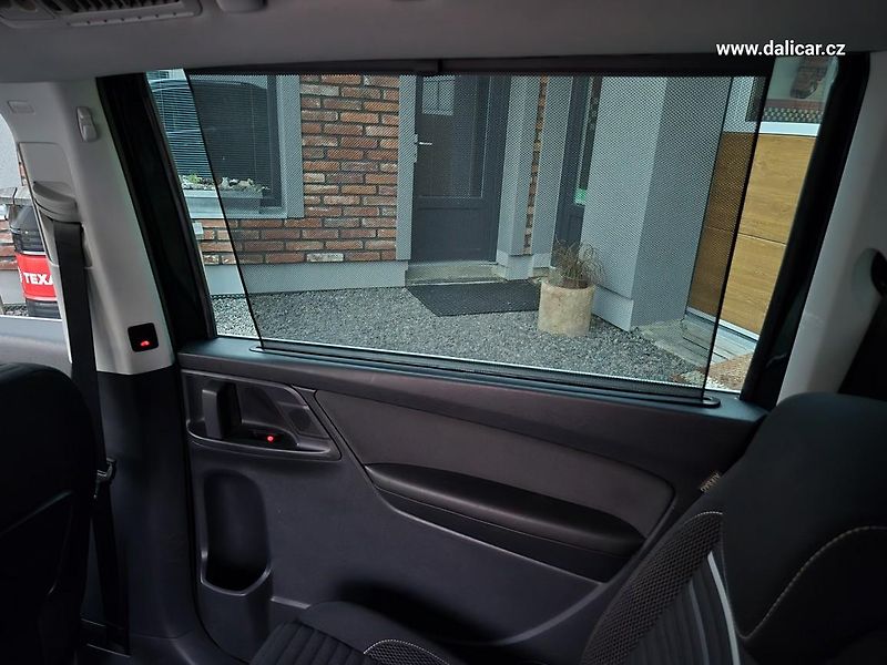 Volkswagen Sharan (2014) 2.0TDi 130KW Comfortline CUP - fotka 41 z 48
