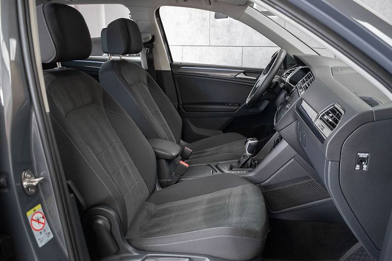 Volkswagen Tiguan 2.0TDI DSG*ACC*VIRTUAL*EL.KUFR - fotka 11 z 46